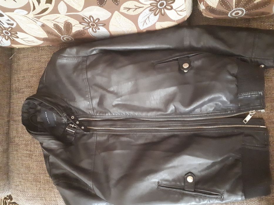 Продаю новую куртку