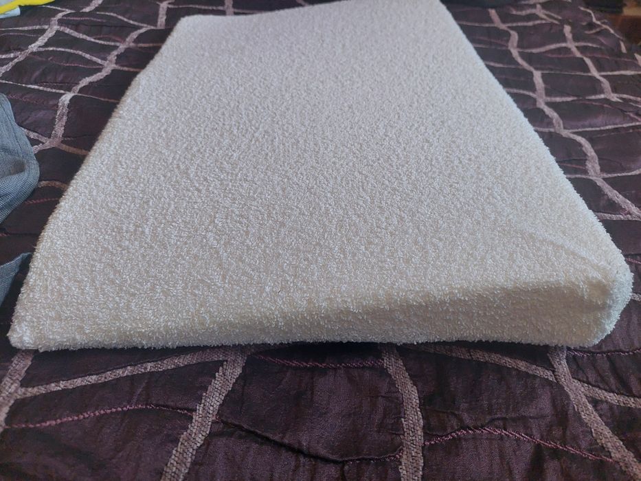 Антирефлуксна възглавница