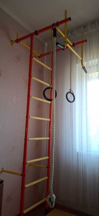 Продам детскую шведскую стенку