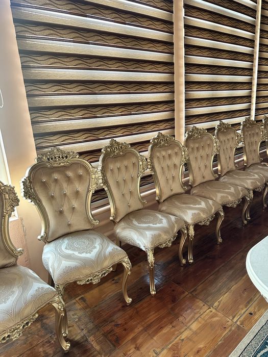 Продается стол с стульями