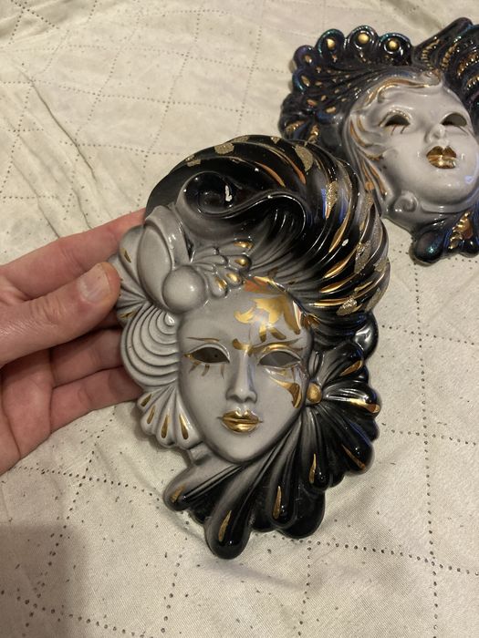 2 броя венециански маски