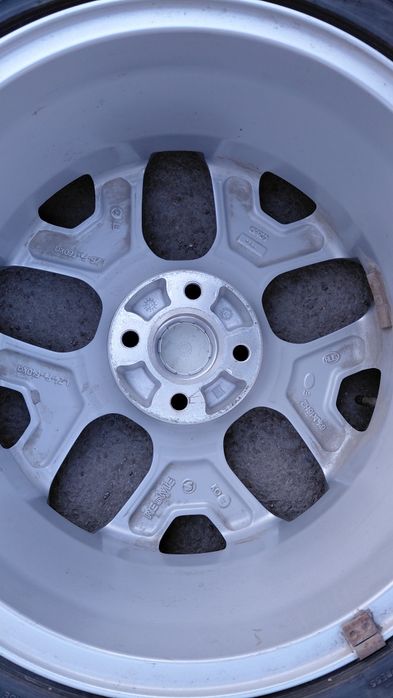 Комплект зимних шипованных колес