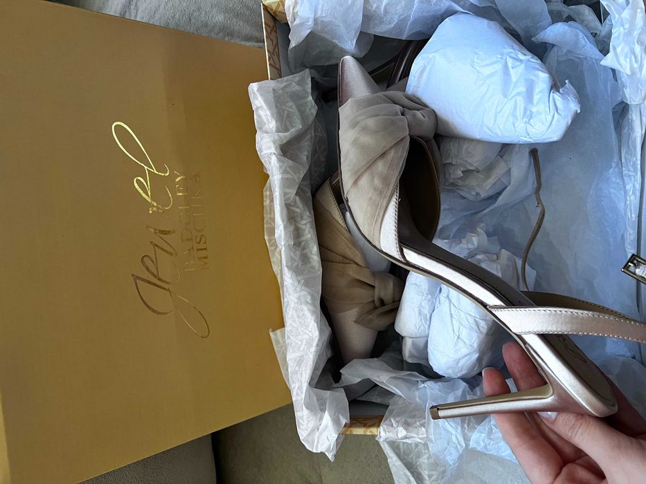 Елегантни обувки, екрю, 39 размер, Badgley Mischka