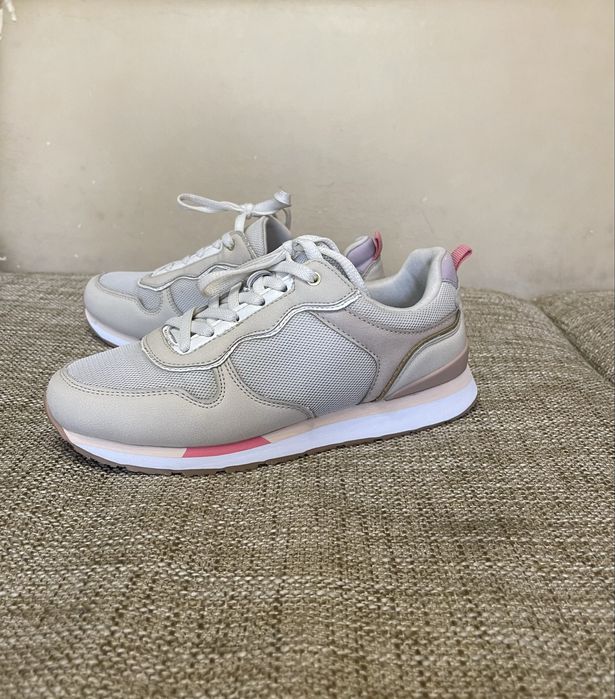 Шикарные кроссовки 36’5/37