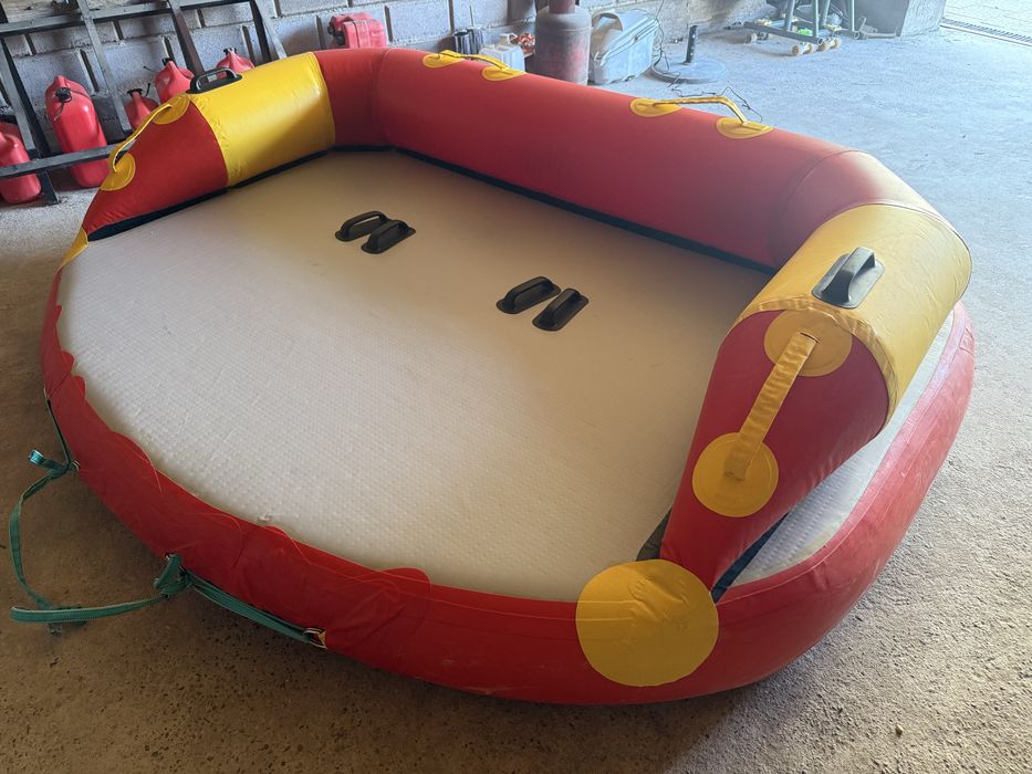 Диван.Водный аттракцион