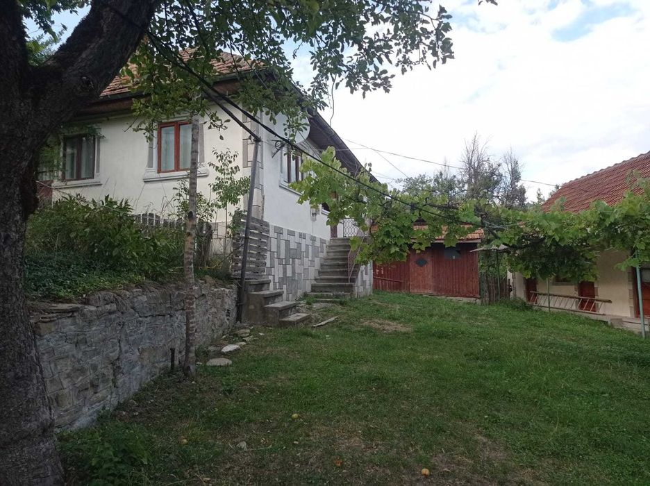 Vand teren constructi si livada