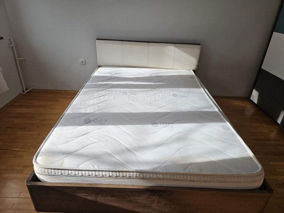 Легло + матрак 140х200 в добро състояние - цена  30 Евро