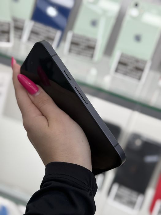 HUMOR GSM oferă spre vânzare / Google Pixel 9a / 128 GB / Negru / Garanție 6 luni