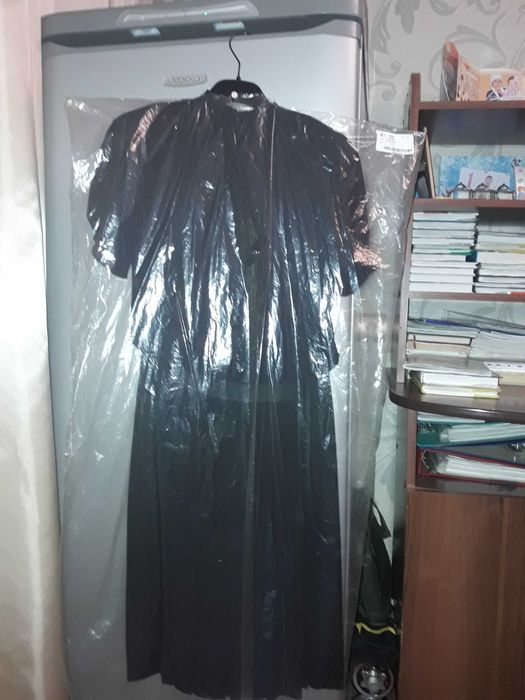 Продаю платье черное, женское