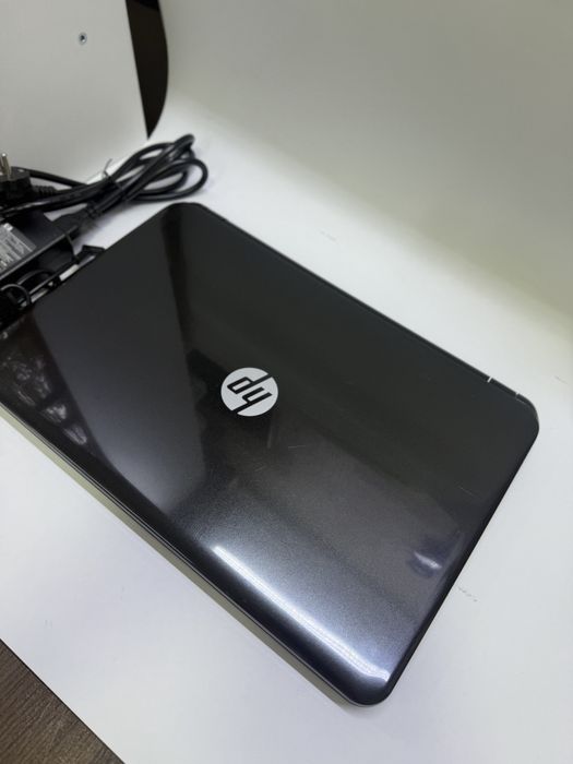 Ноутбук HP 15-r197nr