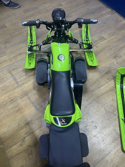 Детский электрический снегоход