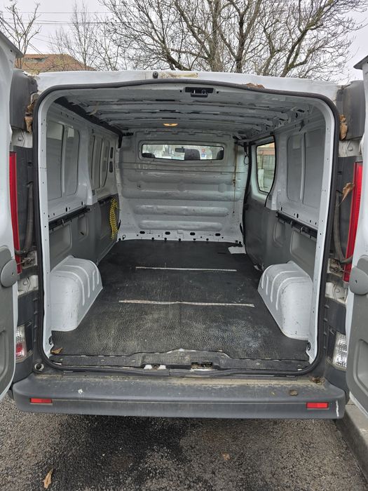 Opel Vivaro 2011 L2H1 Diesel 114 CP
