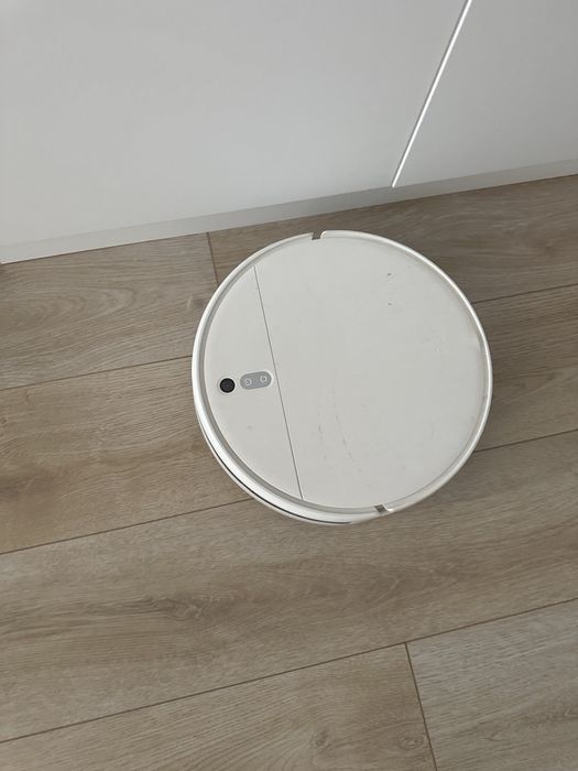 Robot xiaomi cu mop si aspirare