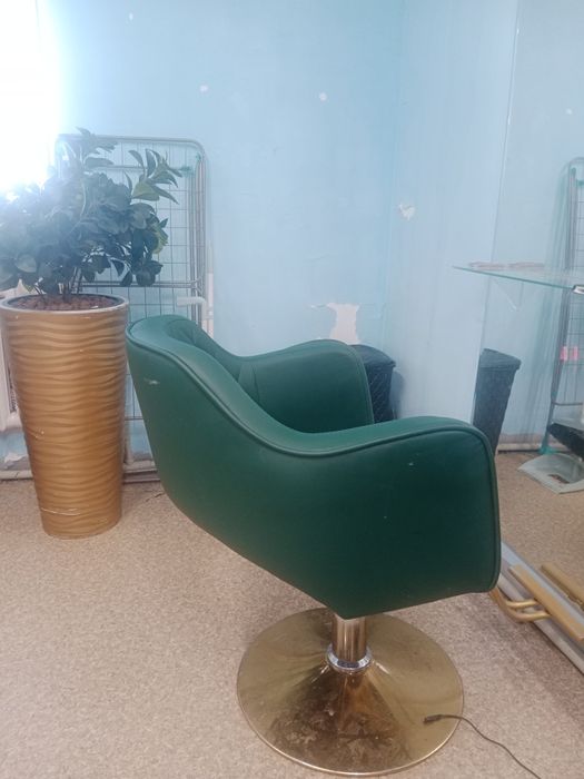 Кресло с парикмахерской