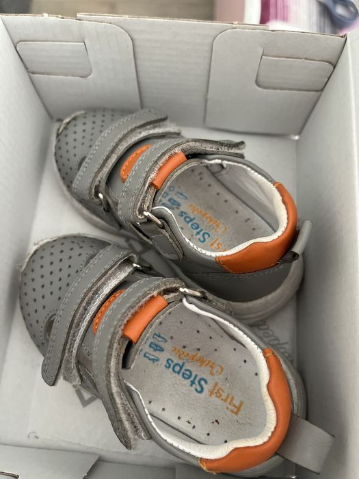 Продам 20-21 размер кроссовки