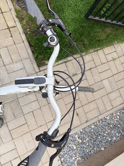 Bicicletă de oraș/ trekking Devron