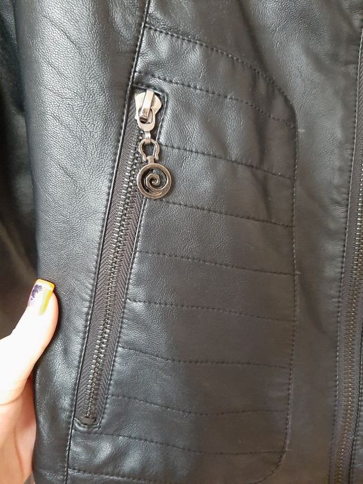 Женская кожаная куртка