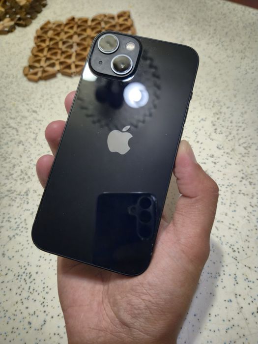 Продавам iphone 13