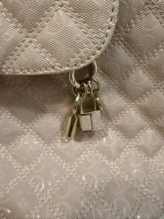 Дамска раница Guess