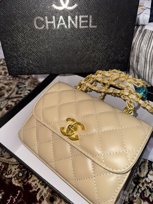 Сумка CHANEL бежогого цвета