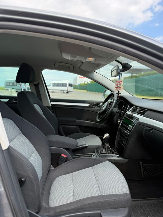 SKODA Superb 2012 — imagine 5