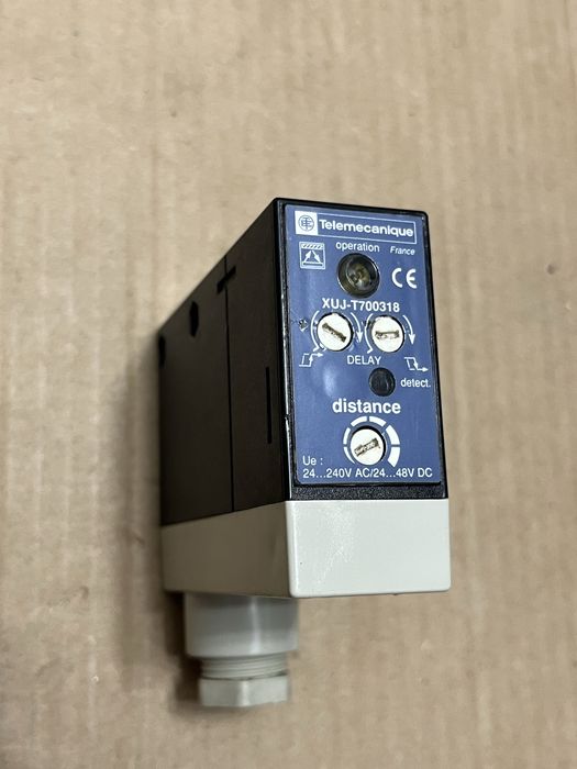 Senzor fotoelectric industrial Schneider Electric Telemecanique XUJ-T700318 24-240V AC/DC OsiSense