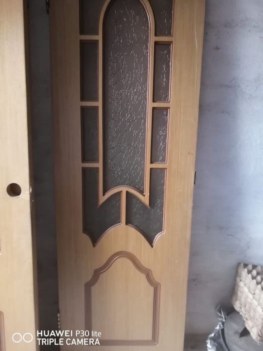 Межкомнатные двери б/у. 5000т