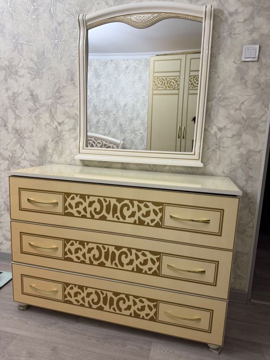 Спальный гарнитур