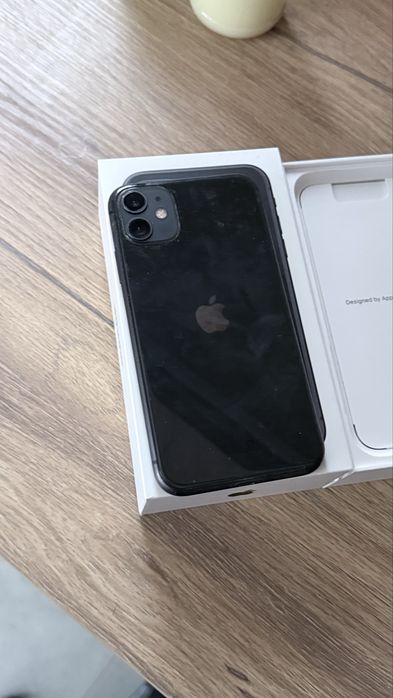 Iphone 11. - 64GB черен