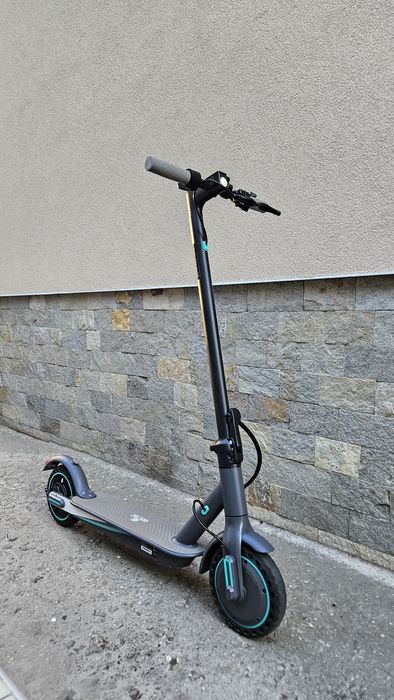 Продавам Електрическа тротинетка модел V8 (XIAOMI EL SCOOTER 4)