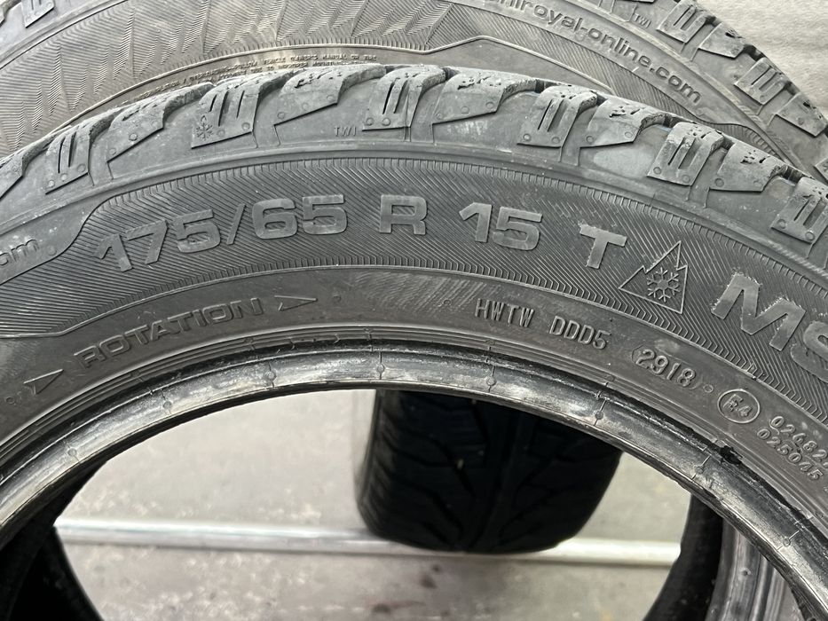 Зимни гуми 175/65/15 Uniroyal