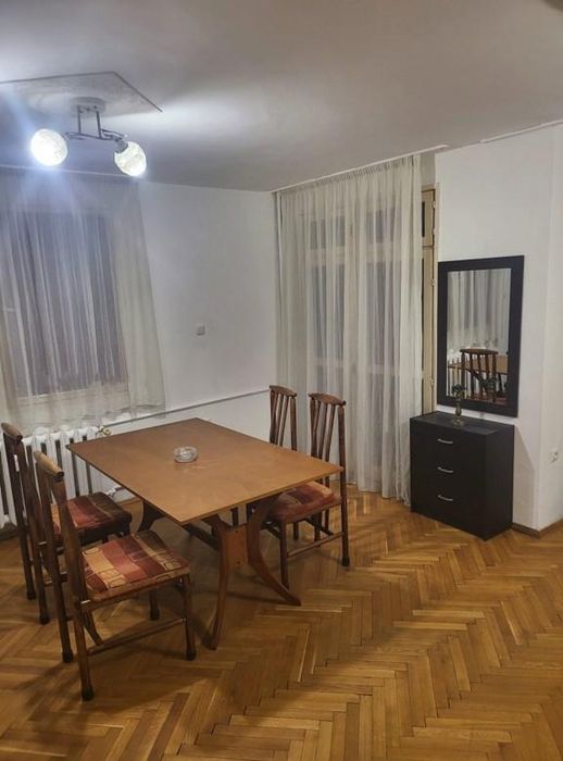 Тристаен апартамент в ж.к. Слатина.