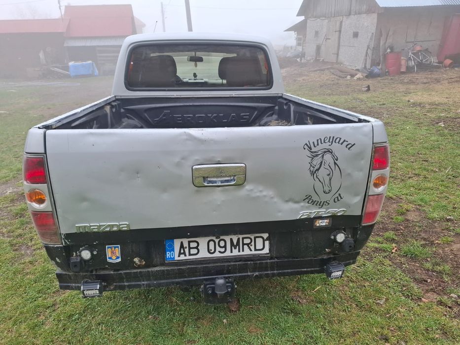 Vindem Mazda BT-50,în stare foarte bună de funcționare!
