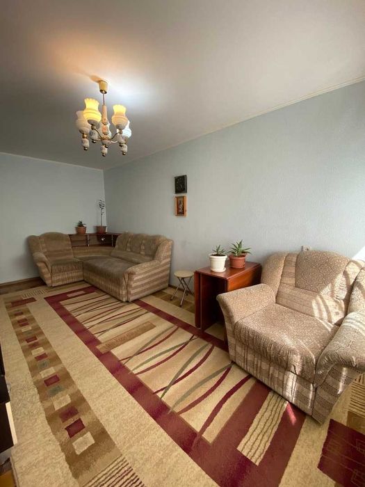 Продам 2 комнатную на 8 мкр