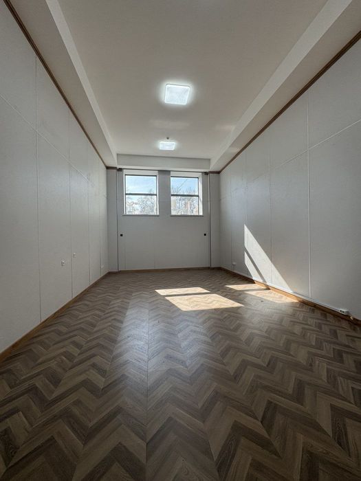 Сквер.Пойтахт Торговый центр рядом сдаётся офис 32м2.доступ 24/7