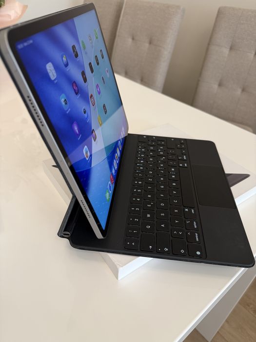 Ipad pro 12.9 6th gen M2