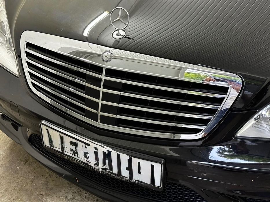 Решетка (оригинал) на Mercedes Benz W221