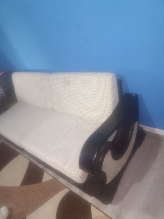 OFERTA Canapea extensibila tip pat 2 persoane + doua fotolii stare imp