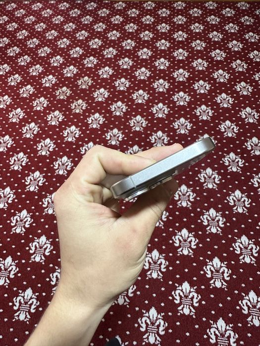 iPhone 15 pro titan