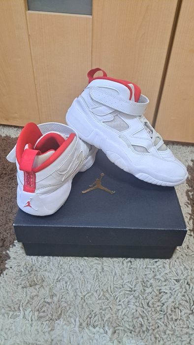 Nike Jordan, marime 35