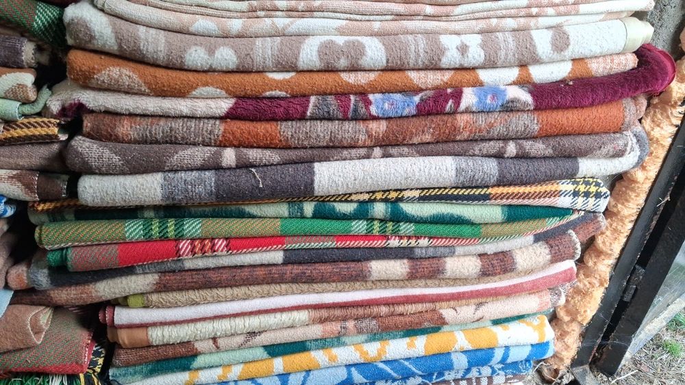 Зимни Одеяла 300бр Зимни 200 бр.вълнени и 100 бр.летни памучни