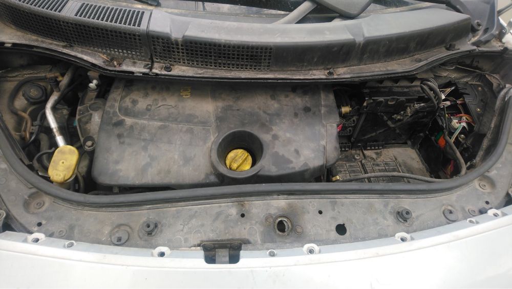 Рено Сценик 2 1.9 дци на части