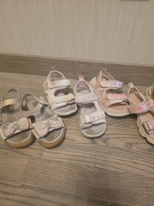 Продам обувь для девочки