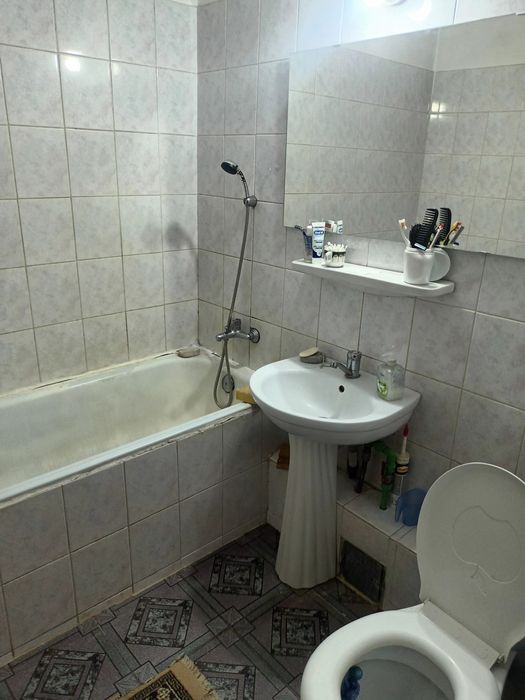 Inchiriez ap 3 camere zona sebastian sector 5