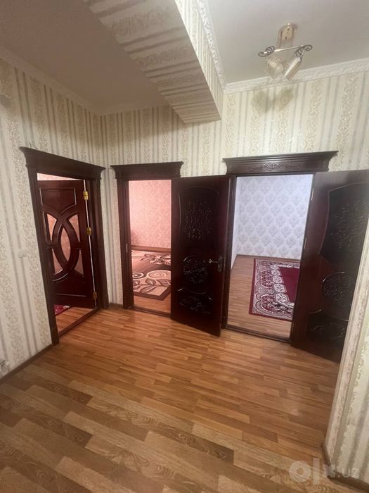 Дехкон бозор янда 3 хонали ЛЮКС квартира ИЖАРАГА