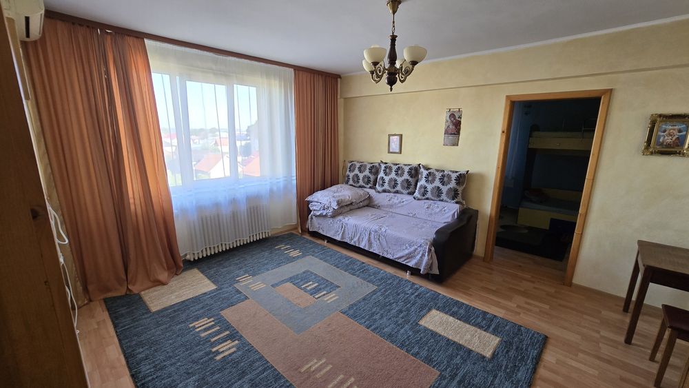 Inchiriez apartament 2 camere, 50mp, Central (Str. Bogdan Voda) + Boxa