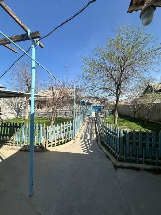 Продаю г. Навои, в военном городке зем. участок 8 соток