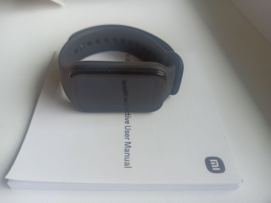 Нова гривна Xiaomi smart band 8 active