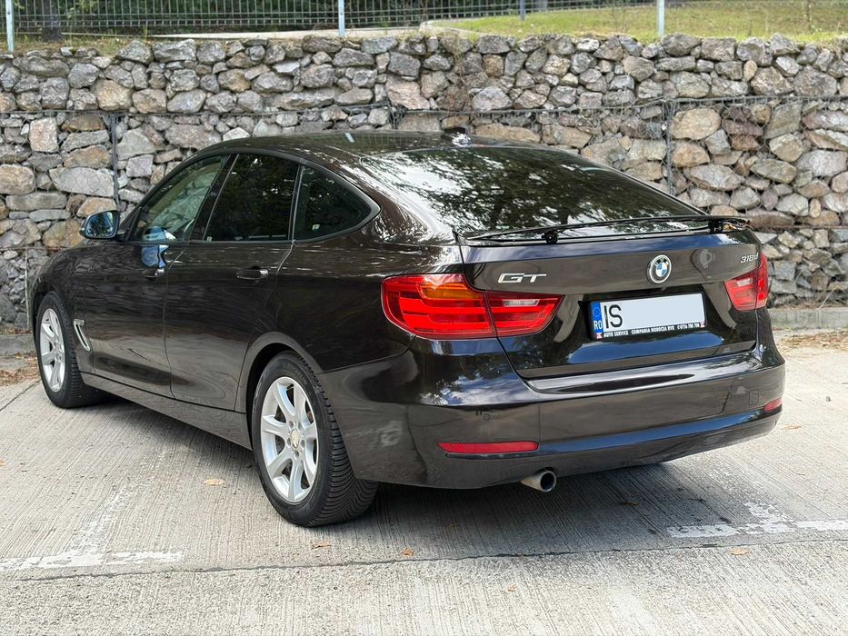 BMW 318d GT/ Senzori de parcare/ Camera retur
