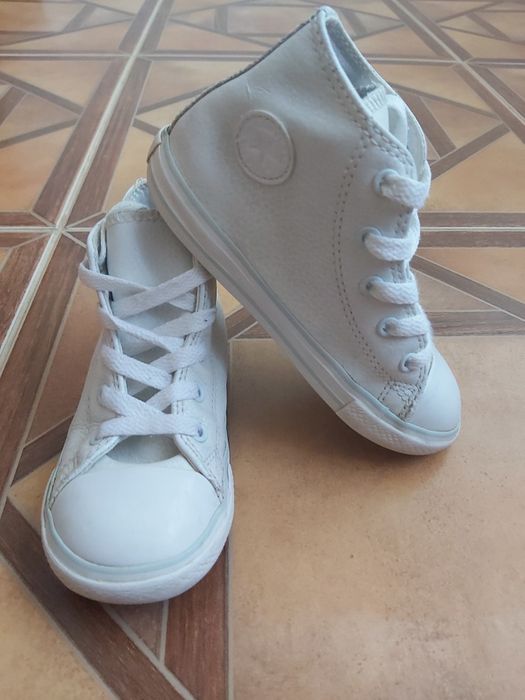 Conversi piele albi fetițe